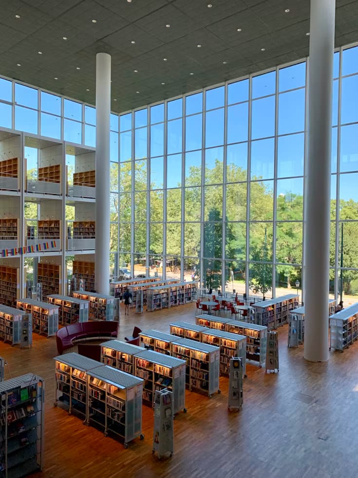 University Library Campus Reality